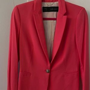 Beautiful bright blazer.